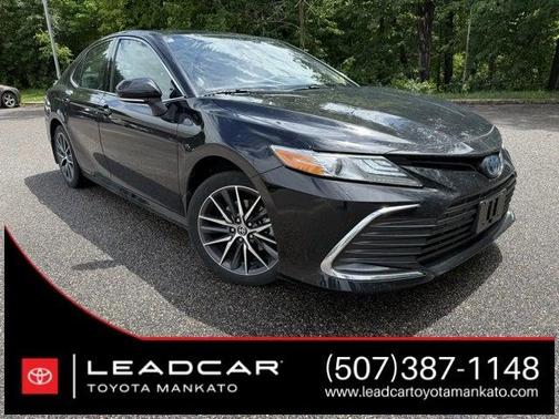 2022 Toyota Camry Hybrid XLE