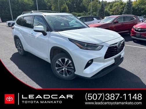 Wind Chill Pearl 2022 Toyota Highlander Hybrid XLE