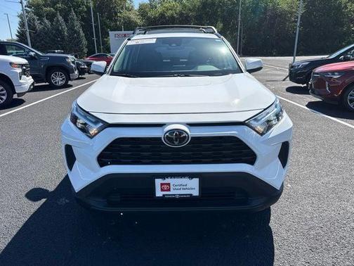 Ice Cap 2024 Toyota RAV4 XLE