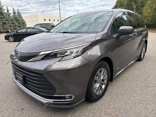 2021 Toyota Sienna XLE 7 Passenger