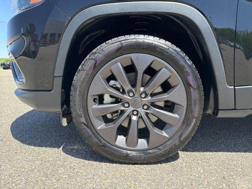 Diamond Black Crystal Pearlcoat 2021 Jeep Cherokee Latitude Lux