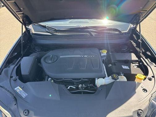 Diamond Black Crystal Pearlcoat 2021 Jeep Cherokee Latitude Lux