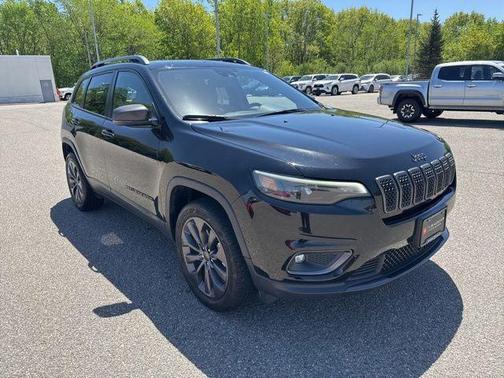 Diamond Black Crystal Pearlcoat 2021 Jeep Cherokee Latitude Lux