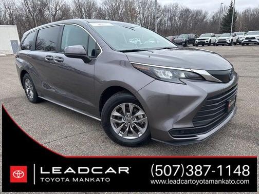 2024 Toyota Sienna LE