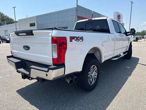 White Platinum Clearcoat Metallic 2018 Ford F-350 Lariat