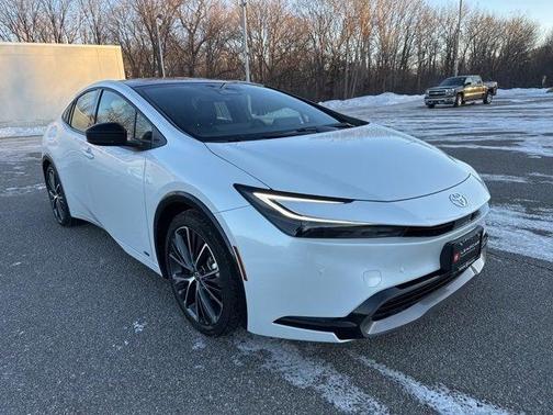 2025 Toyota Prius XLE