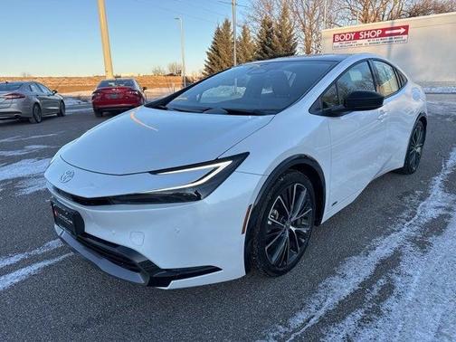 2025 Toyota Prius XLE