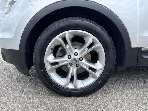 Ingot Silver Metallic 2011 Ford Explorer Limited