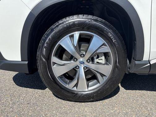 Crystal White Pearl 2024 Subaru Ascent Premium 7-Passenger