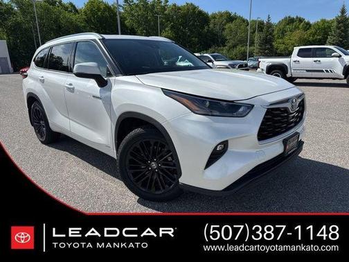 Blizzard Pearl 2021 Toyota Highlander Hybrid XLE