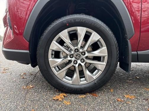 2025 Toyota RAV4 XLE Premium