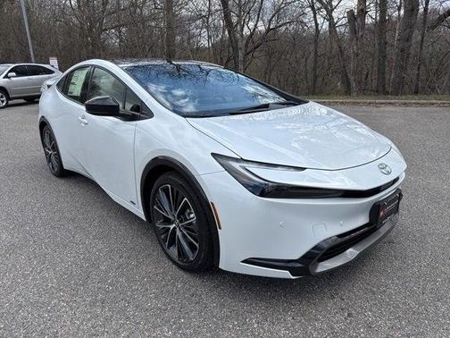 2025 Toyota Prius XLE