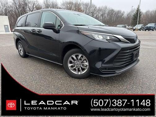 2024 Toyota Sienna LE