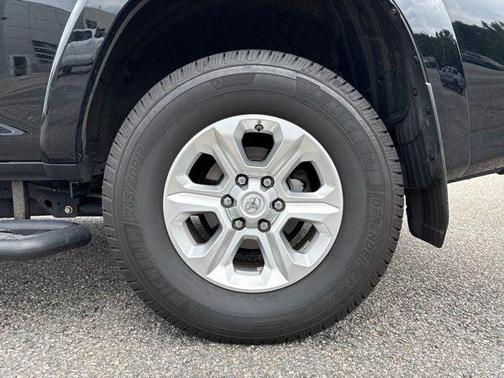 Midnight Black Metallic 2018 Toyota 4Runner SR5