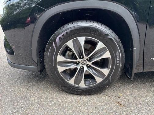2020 Toyota Highlander Hybrid XLE