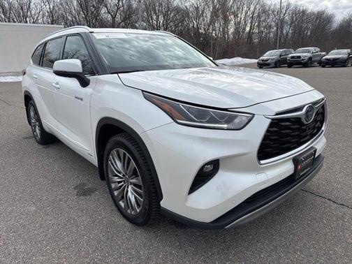 2021 Toyota Highlander Hybrid Platinum