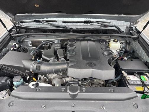 Classic Silver Metallic 2017 Toyota 4Runner SR5