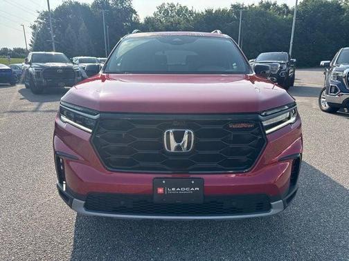 Radiant Red Metallic II 2024 Honda Pilot TrailSport