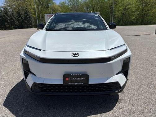 Wind Chill Pearl [Extra_Cost_Color] 2026 Toyota C-HR XSE