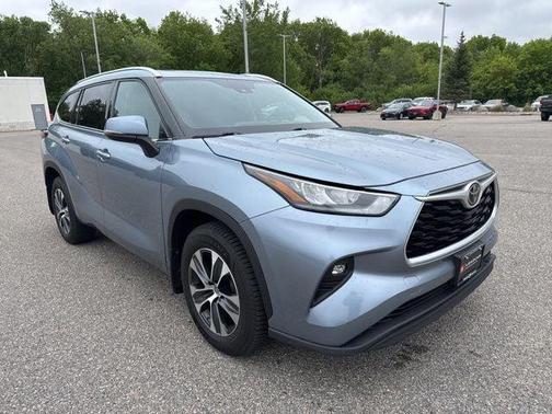 Moon Dust 2020 Toyota Highlander XLE