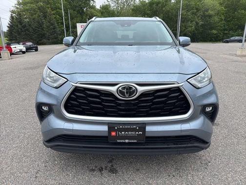 Moon Dust 2020 Toyota Highlander XLE