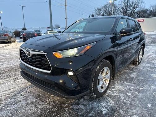 2024 Toyota Highlander LE