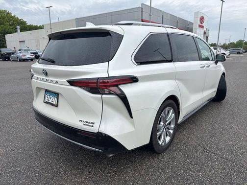 Blizzard Pearl 2021 Toyota Sienna Platinum 7 Passenger