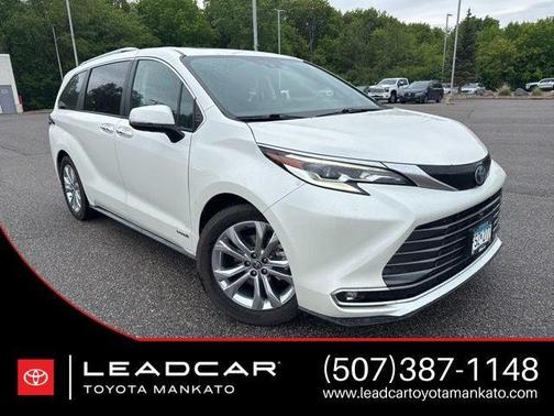 Blizzard Pearl 2021 Toyota Sienna Platinum 7 Passenger