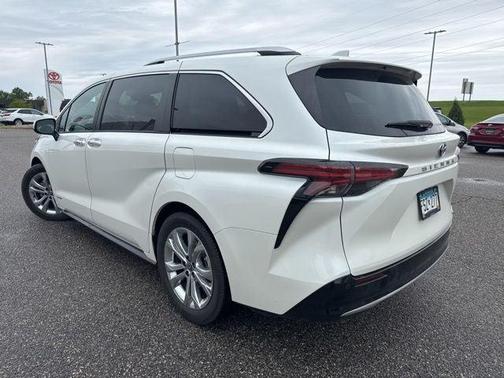 Blizzard Pearl 2021 Toyota Sienna Platinum 7 Passenger