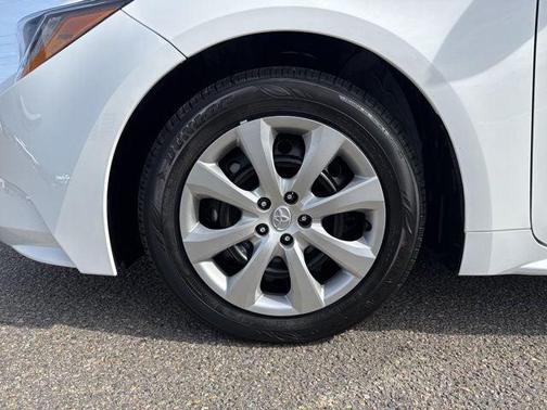 Ice 2026 Toyota Corolla LE