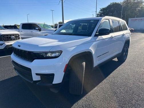 Bright White Clearcoat 2023 Jeep Grand Cherokee L Altitude