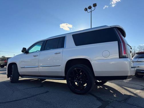 2015 Cadillac Escalade ESV Luxury