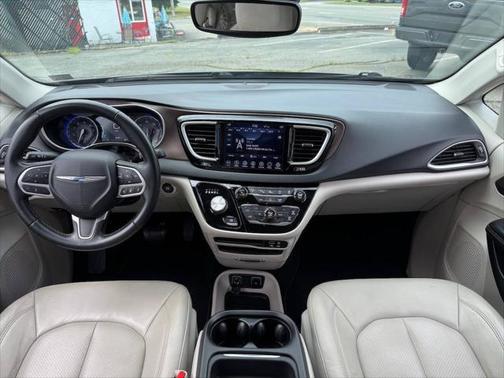 2018 Chrysler Pacifica Touring-L