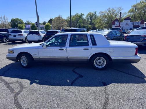 1997 Lincoln Town Car Signature