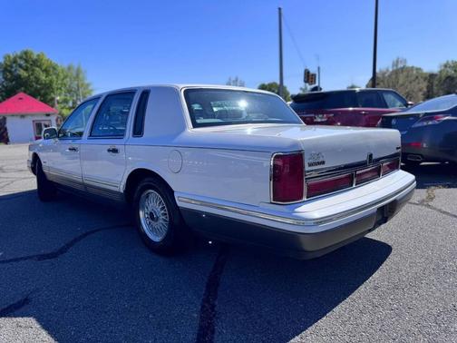 1997 Lincoln Town Car Signature