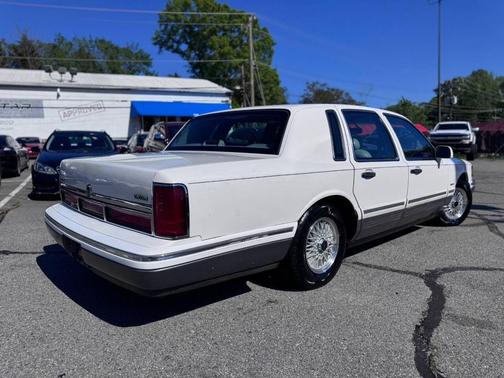 1997 Lincoln Town Car Signature