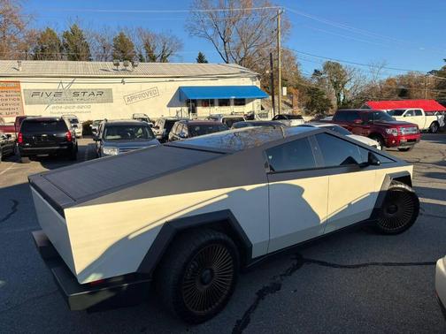 2024 Tesla Cybertruck All-Wheel Drive