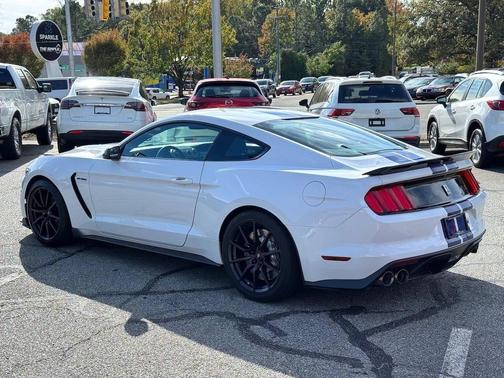 2016 Ford Shelby GT350 Base