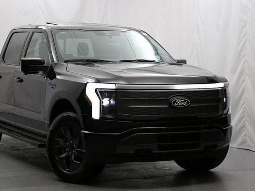 2025 Ford F-150 Lightning LARIAT