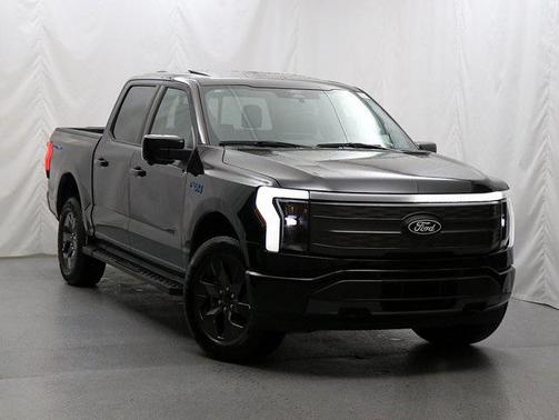 2025 Ford F-150 Lightning LARIAT