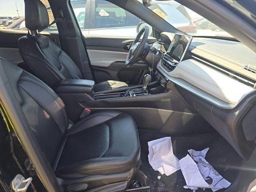 Diamond Black Crystal Pearlcoat 2024 Jeep Compass Limited