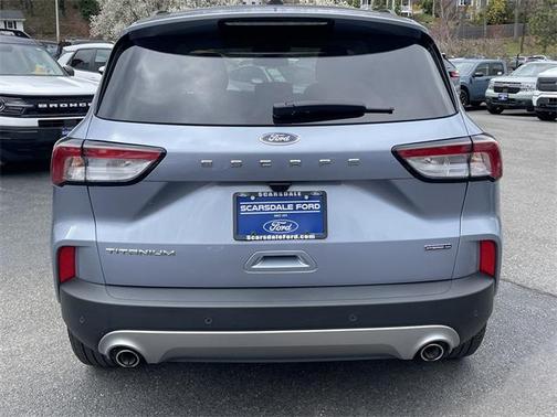 2022 Ford Escape Titanium