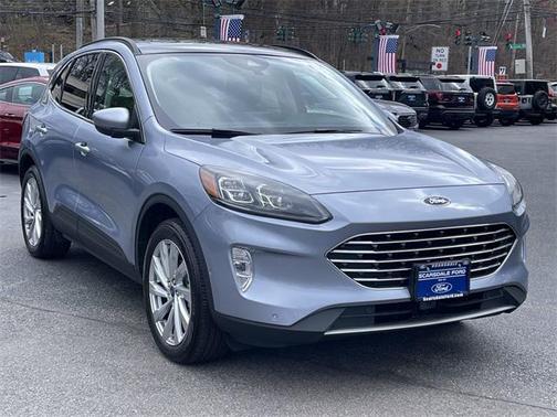 2022 Ford Escape Titanium