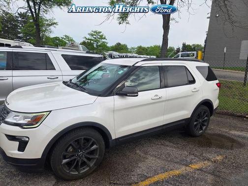 White Platinum Metallic Tri-Coat 2018 Ford Explorer XLT