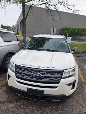 White Platinum Metallic Tri-Coat 2018 Ford Explorer XLT
