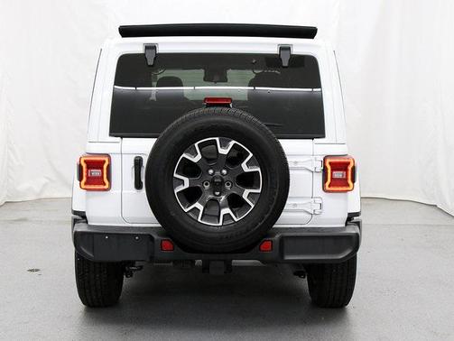 2024 Jeep Wrangler 4-Door Sahara 4x4