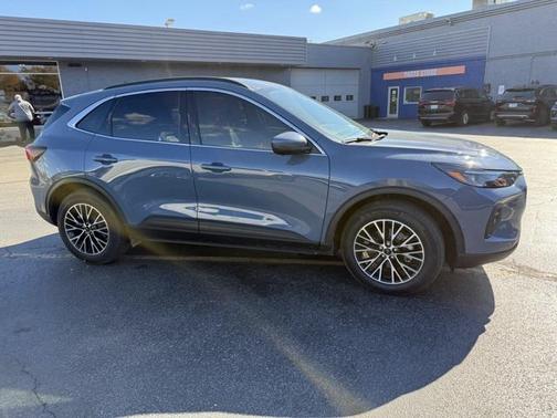 2023 Ford Escape PHEV SE