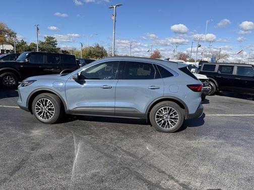 2023 Ford Escape PHEV SE