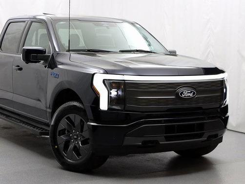 2025 Ford F-150 Lightning LARIAT