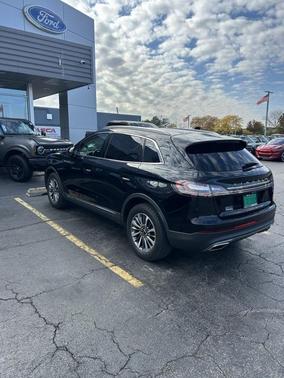 2022 Lincoln Nautilus Standard